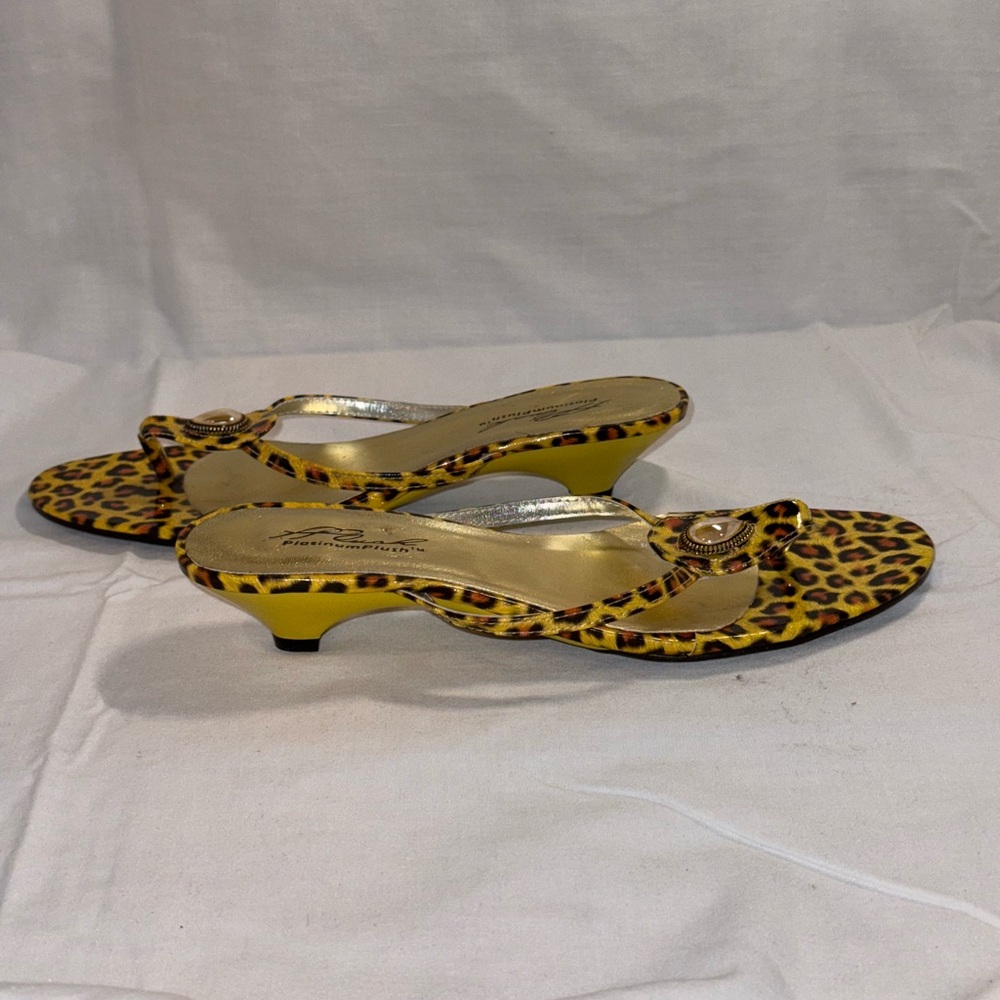 Brown and Black Thong Sandals with Metallic Accents - Picture 4 of 5